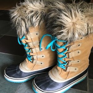 Sorel tall lace-up winter boots ❤️ tan & turquoise